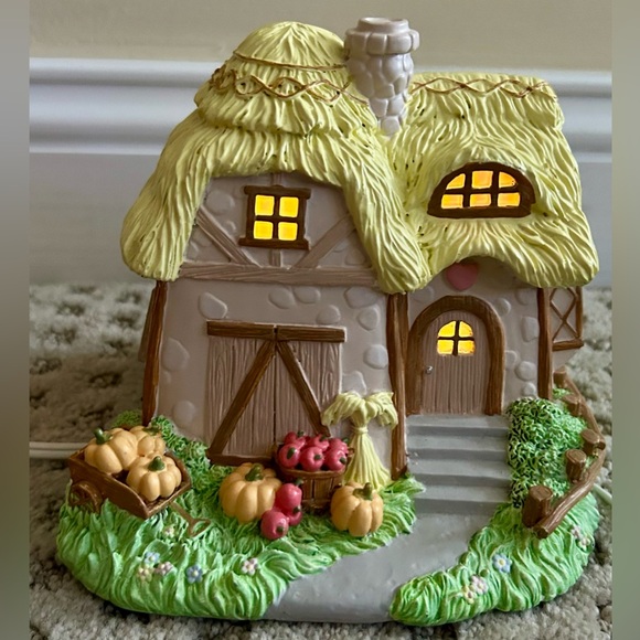 Hawthorne Village “Loving Homestead” Precious Moments First Thanksgiving - Picture 1 of 13